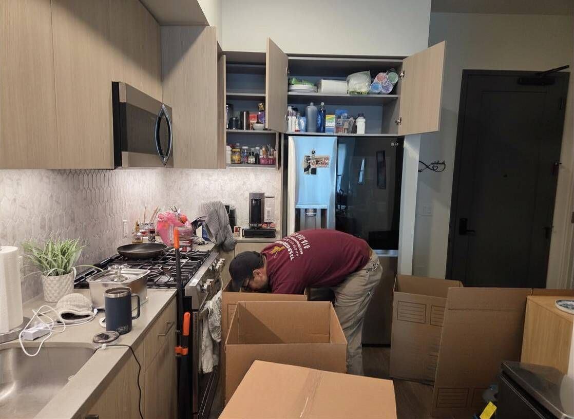Thunderhorse movers on a move in Santa Monica.